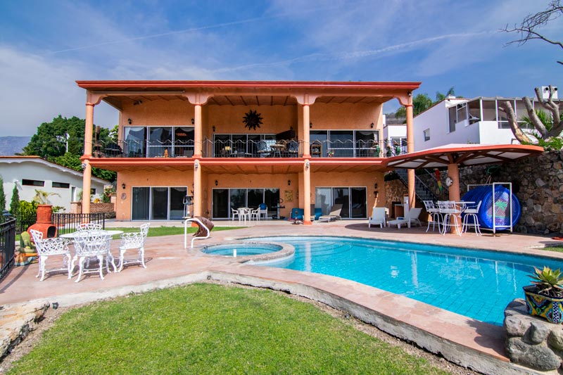 Nabe House for Sale Vista del Lago