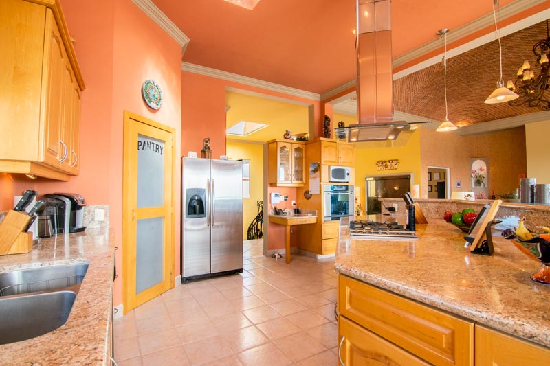 Nabe House for Sale Vista del Lago
