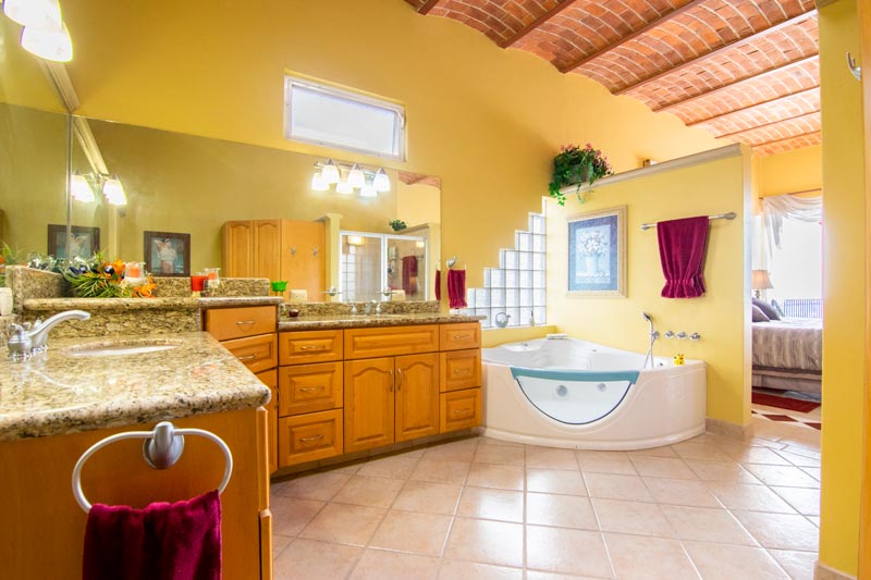 Nabe House for Sale Vista del Lago