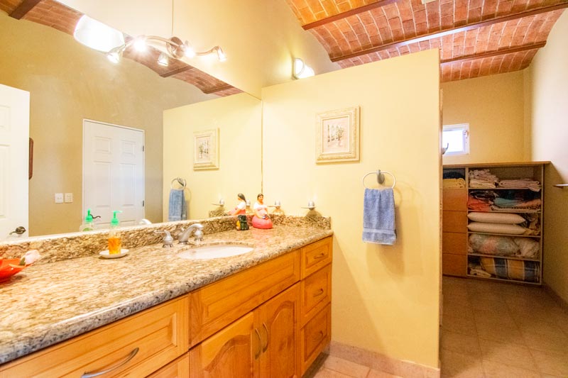 Nabe House for Sale Vista del Lago