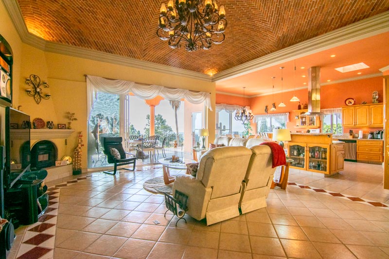 Nabe House for Sale Vista del Lago