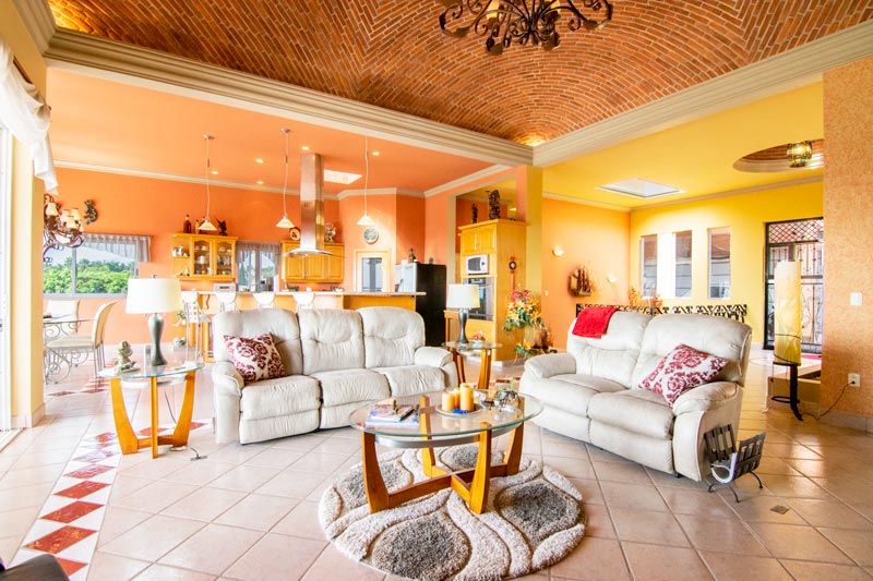 Nabe House for Sale Vista del Lago