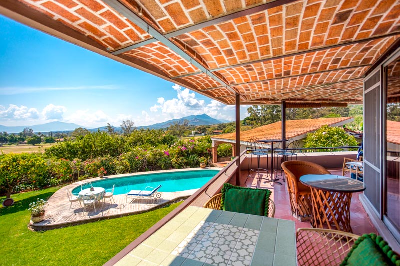 Home for sale in Vista del Lago