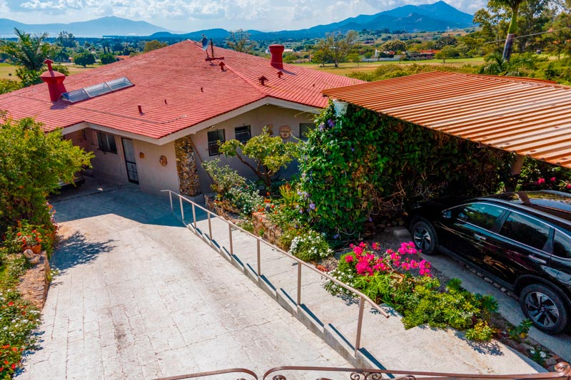 Home for sale in Vista del Lago