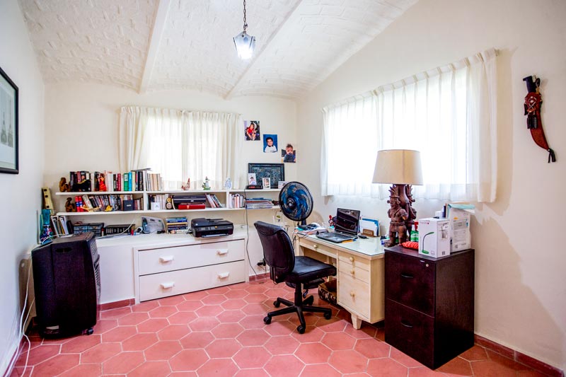 Home for sale in Vista del Lago