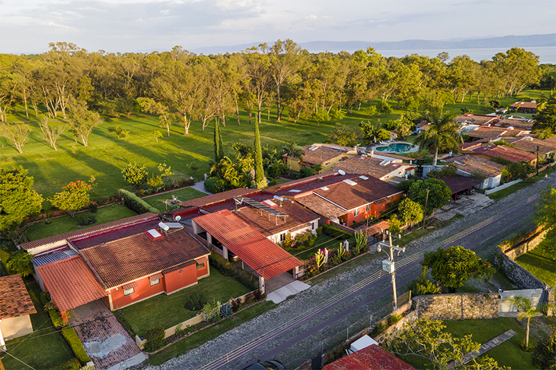 Home For Sale in Vista del Lago