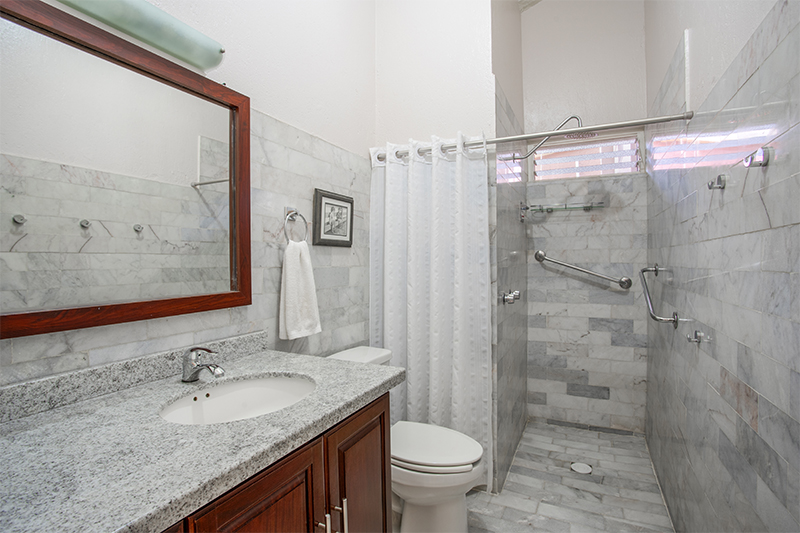 Home For Sale in Vista del Lago