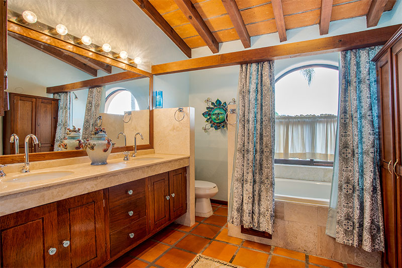 Home For Sale in Mission Chula Vista