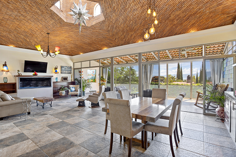 Home For Sale in Upper Ajijc