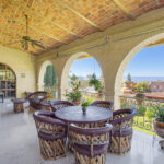 Home For Sale in Vista del Lago