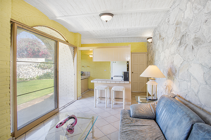 Home For Sale in Vista del Lago