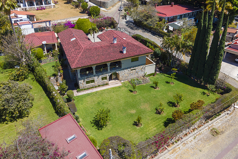Home For Sale in Vista del Lago