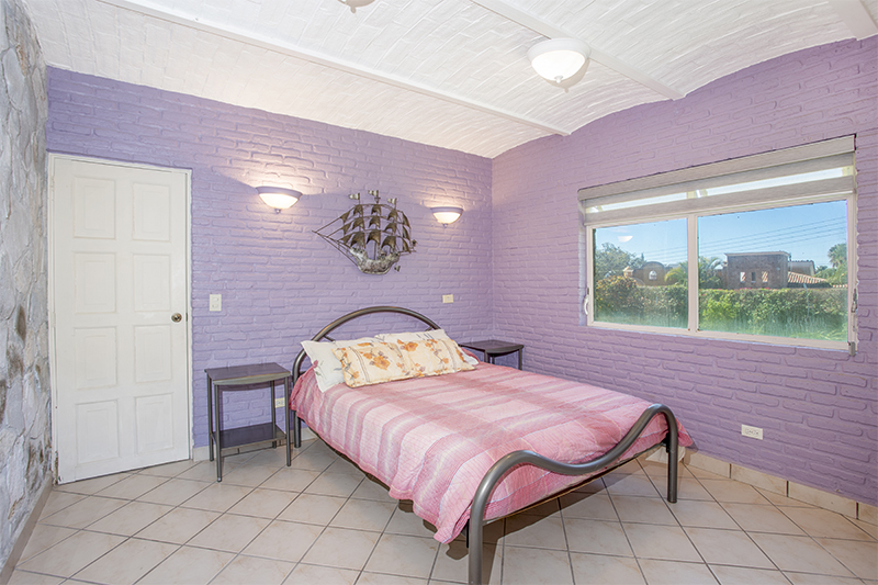 Home For Sale in Vista del Lago