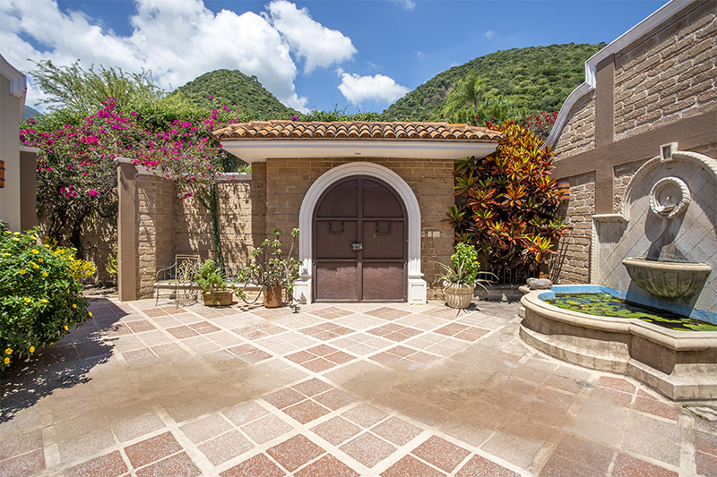 Home For Sale in Ajijic