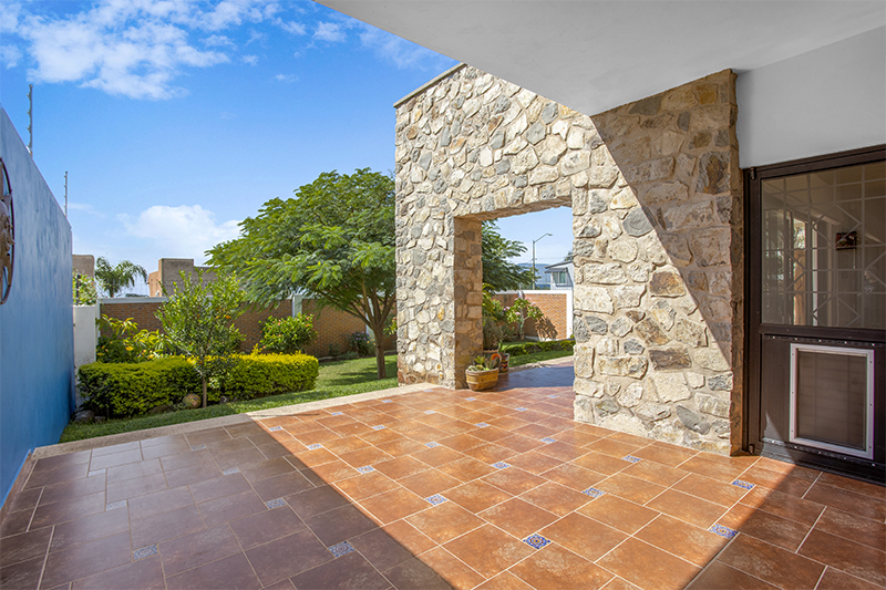 Home For Sale in San Juan Cosala