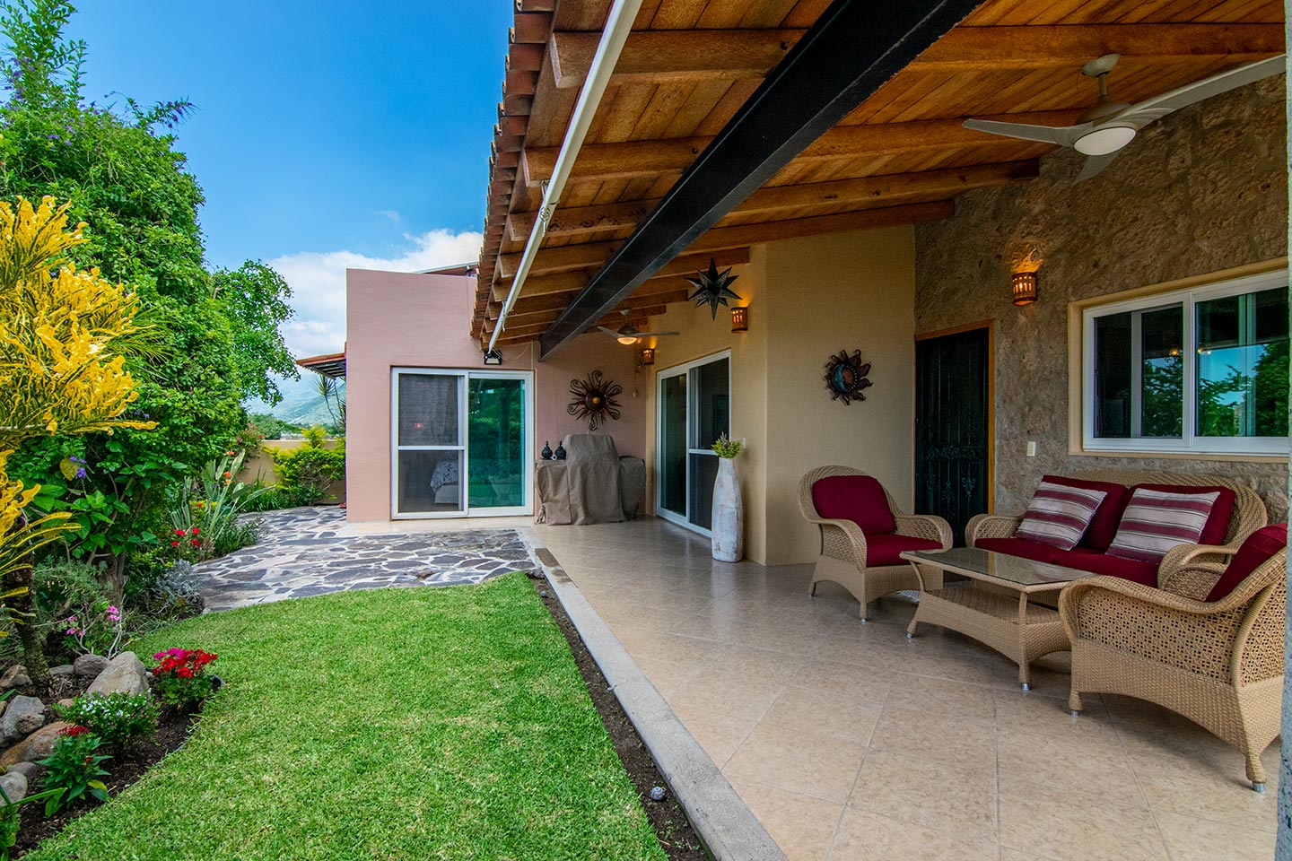 37345 Golden Villa El  - Home